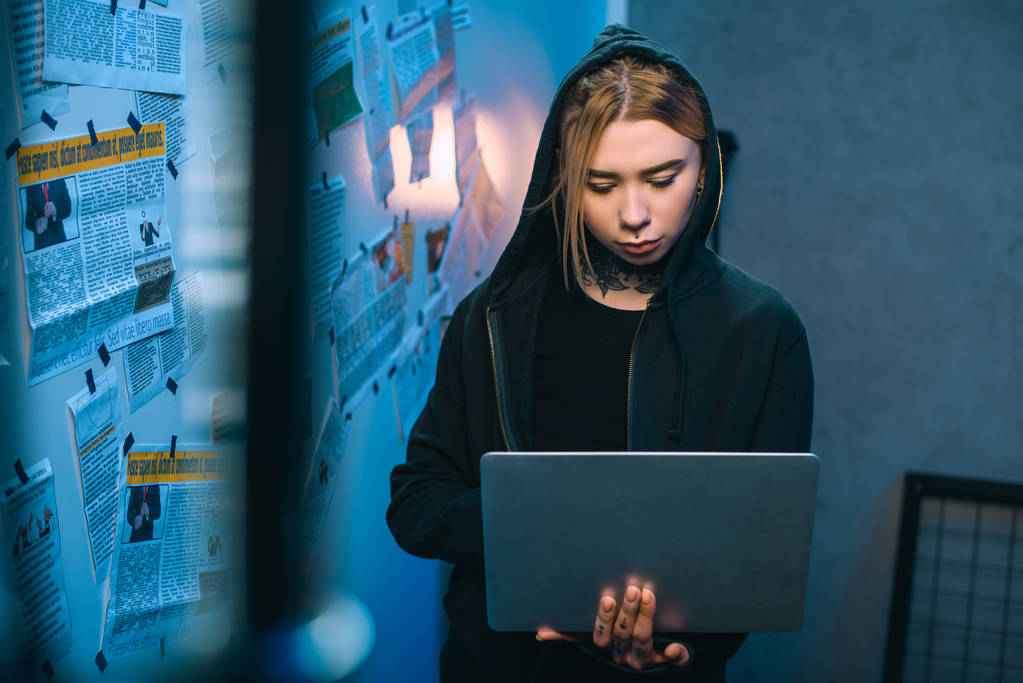 Полина